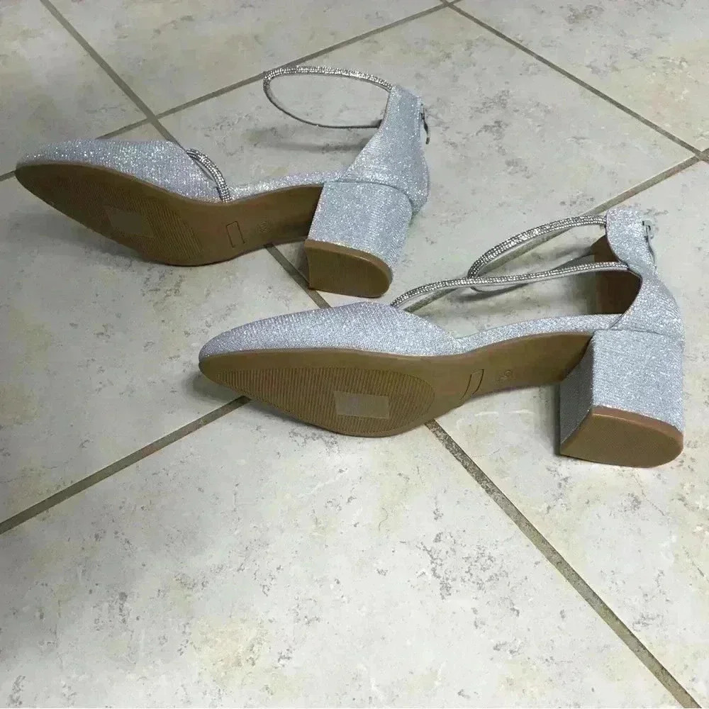 NWOT! 8.5 Holiday Glitter Heels - Picture 4 of 10